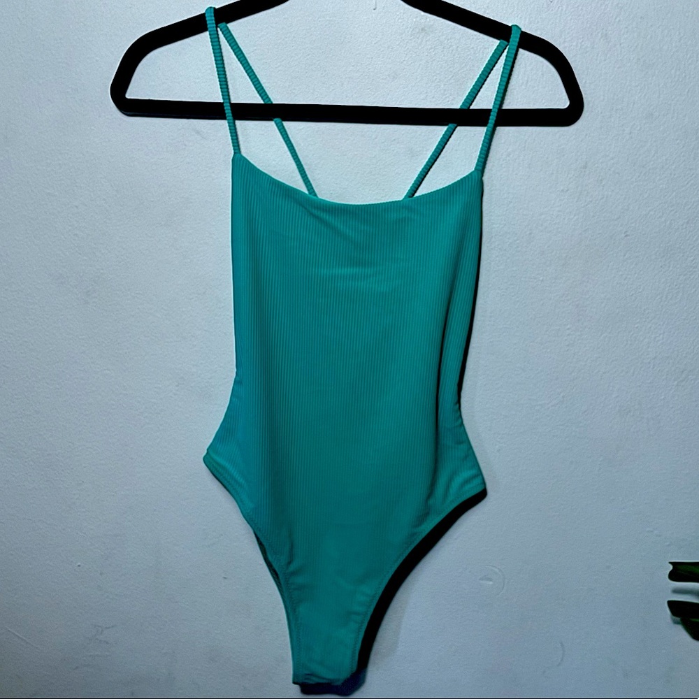 ONE PIECE BATHING SUIT